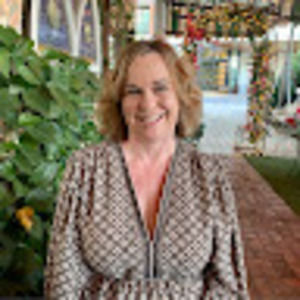 Meet your Posher, Dana